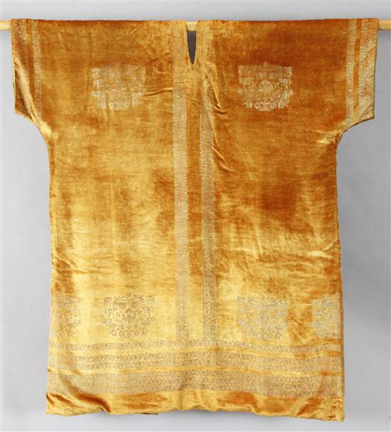 A rare Mariano Fortuny honey coloured silk velvet mantle, c.1900,